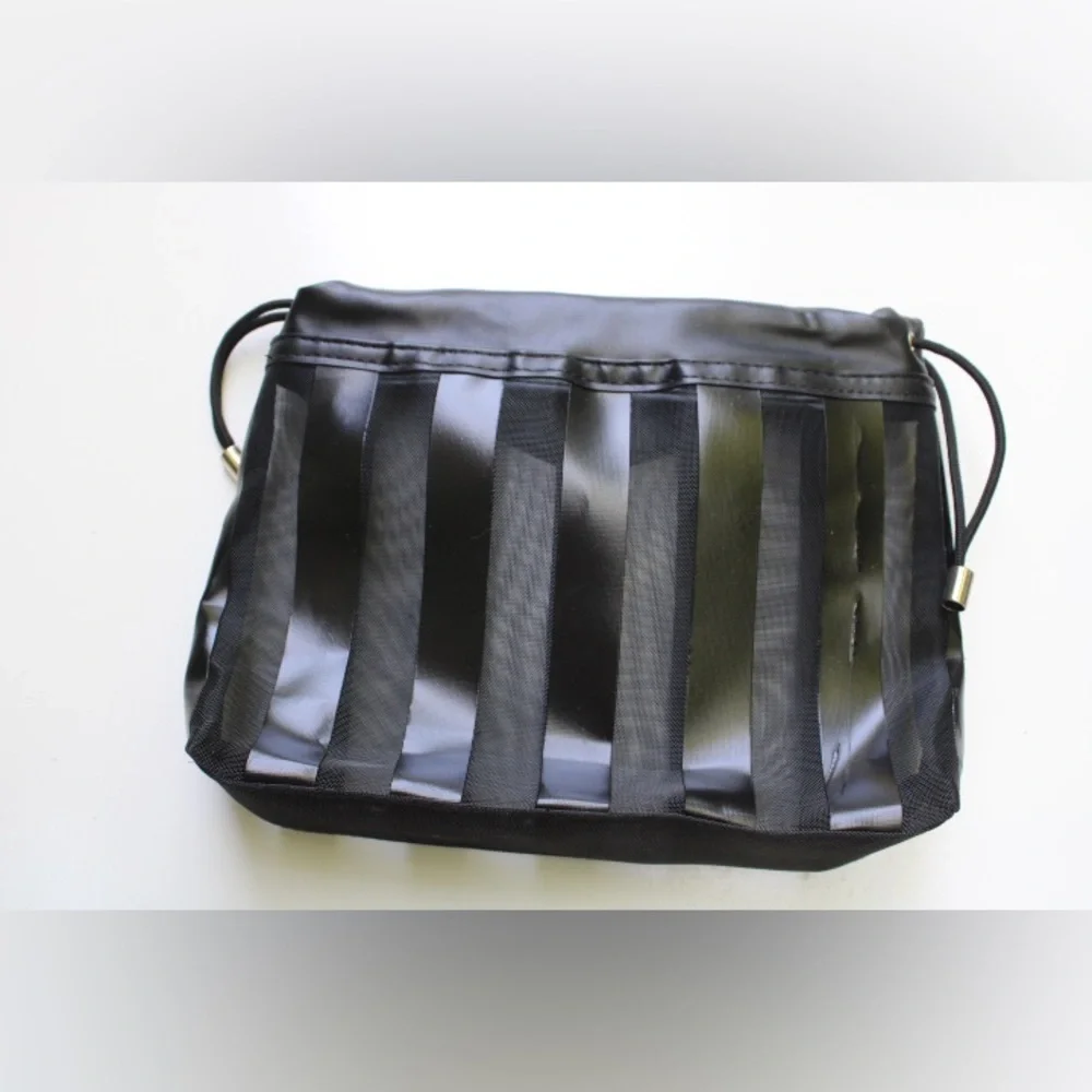 Victoria’s second cosmetics bag